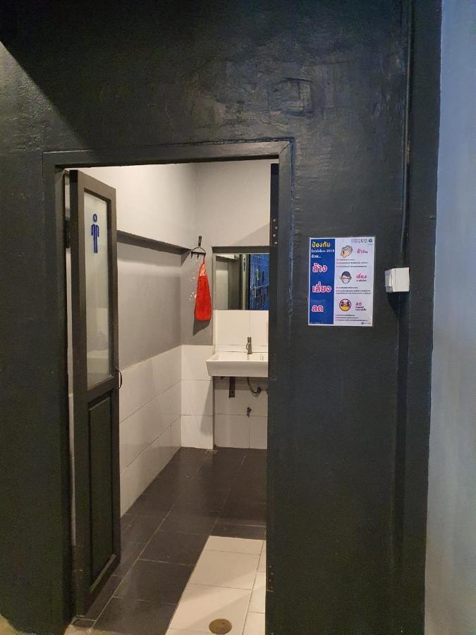 Loftel Station Hostel Bangkok Exterior foto